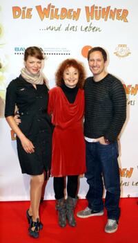Jessica Schwarz, Vivian Naefe and Benno Furmann at the premiere of "Die wilden Huehner 3."