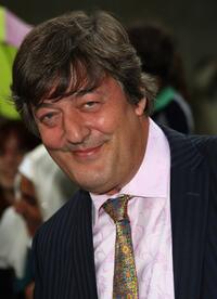 Stephen Fry at the premiere "Bourne Ultimatum".