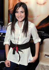 Isabelle Fuhrman at the DPA Golden Globes Gift Suite.