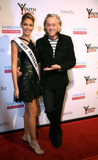 Dayana Mendoza and Bob Geldof at the 2008 YouthAIDS Gala.