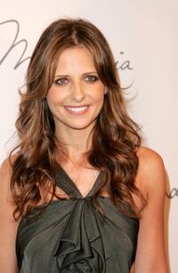 Sarah Michelle Gellar at the Max Azria Collection Spring 2007 fashion show during Olympus Fashion Week.