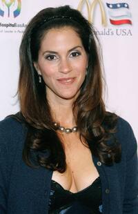 Jami Gertz at the 2nd Annual Noche De Ninos, in aid of the Childrens Hospital Los Angeles, honoring Johnny Depp at the Beverly Hills Hotel.