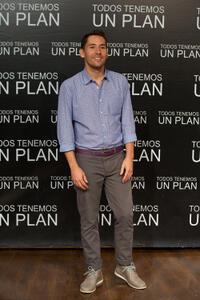 Javier Godino at the Madrid photocall of "Todos Tenemos Un Plan."
