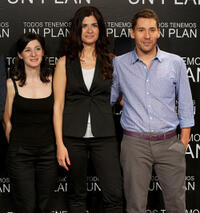 Director Ana Peterberg, Soledad Villamil and Javier Godino at the Madrid photocall of "Todos Tenemos Un Plan."