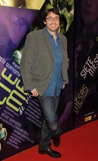 Carmelo Gomez at the premiere of "Siete Mesas de Billar Frances."