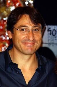 Carmelo Gomez at the promotion of "Nos Miran."