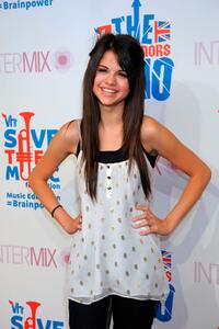 Selena Gomez at the 3rd Annual "VH1 Rock Honors" VIP party.