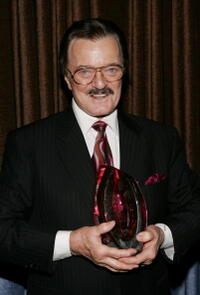Robert Goulet at the Wellness Community - West Los Angeles' Seventh Annual "Tribute To The Human Spirit" Awards Gala.