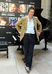 Hugh Grant at the photocall to promote his new film "Music and Lyrics".