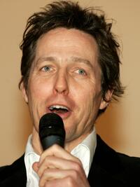 Hugh Grant at the premiere of "Music and Lyrics".