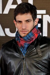 Quim Gutierrez at the premiere of "El Mal Ajeno."