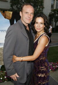 Jennifer Grey and her husband Clark Gregg at the premiere of "John from Cincinnati" at the Paramount Theater.