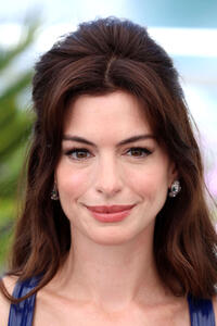 Anne Hathaway at the photocall for "Armageddon Time" during the 75th annual Cannes Film Festival.