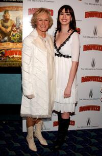 Glenn Close and Anne Hathaway at the premiere of "Hoodwinked."