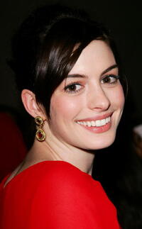Anne Hathaway at "The Devil Wears Prada" premiere.