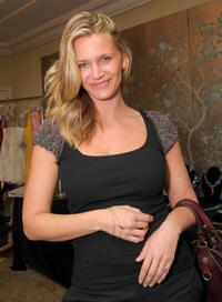 Natasha Henstridge at the 2008 World Experience DPA gift lounge.