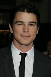 Josh Hartnett at the Beverly Hills premiere of "The Black Dahlia."