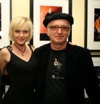 Elaine Hendrix and Robert Knight at the VH1 Art Exhibition Opening.