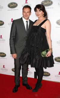 Jonny Lee Miller and Michele Hicks at the Fifth Annual Runway For Life.