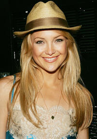 Kate Hudson on MTV's Total Request Live at MTV Studios in N.Y.