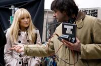 Kate Hudson and Director Gary Winick on the set of "Bride Wars."