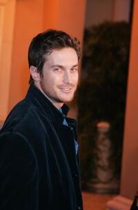 Oliver Hudson at the "It's All Goin' To The Dogs!" poker tournament to benefit Animal Avengers.
