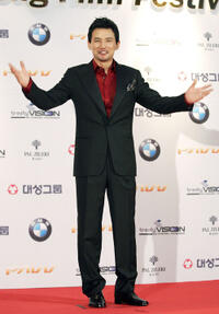 Hwang Jung-min at the 43rd Annual Daejong Film Festival.
