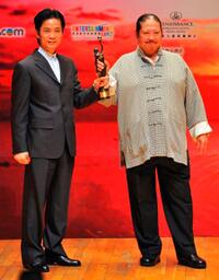 Yuen Tak and Sammo Hung at the 28th Hong Kong Film Awards 2009.