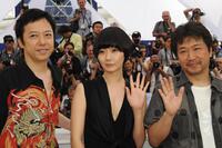 Itsuji Itao, Bae Doo-Na and Kore-Eda Hirokazu at the photocall of "Kuki Ningyo" during the 62nd International Cannes Film Festival.