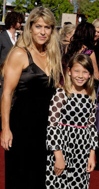 Terri Irwin and Bindi Irwin at the red carpet of the 2009 ARIA Awards in Australia.