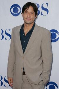 Josh Hopkins at the premiere of "Swingtown."