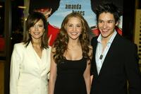Kelly Preston, Amanda Bynes and Oliver James at the premiere of "What A Girl Wants."