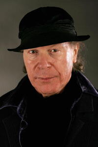 Henry Jaglom at the AFI FEST 2006 Portrait Session for "Hollywood Dreams."