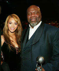 Beyonce Knowles and T.D. Jakes at the 35th Annual NAACP Image Awards in California.