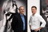 Valentin Chapero and Bryan Adams at the exhibition "Hear the World."