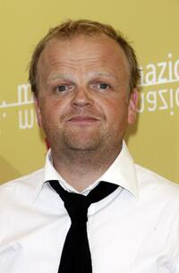 Toby Jones at the photo call of "Infamous" during the 63rd Venice Film Festival.