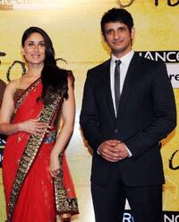 Kareena Kapoor and Sharman Joshi at the premiere of "3idiots."