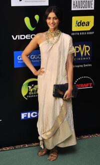 Sonam Kapoor at the 2009 International Indian Film Academy Awards.