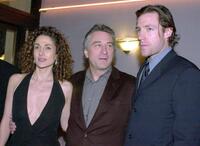 Melina Kanakaredes, Robert De Niro and Edward Burns at the premiere of "Fifteen Minutes."