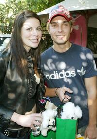 Courtney Fine and Joey Kern at the 2003 American Music Awards.