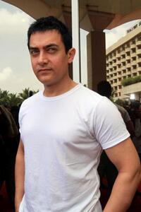Aamir Khan at the promotional event for "Peepli Live."