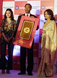 Soha Ali Khan, S. Manian and Sharmila Tagore at the launch of "Gold Eternity" - 24 Carat Swiss Gold Bars.