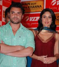 Sohail Khan and Kareena Kapoor at the event for the Make a Wish Foundation, as part of the forthcoming Hindi film 'Main aurr Mrs.Khanna'