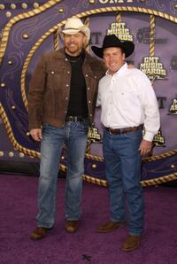 Toby Keith and Rodney Carrington at the 2008 CMT Music Awards.
