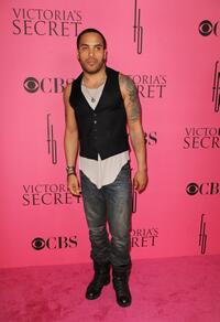 Lenny Kravitz at the 2008 Victoria's Secret Fashion Show.
