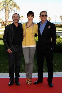Fernando Guillen Cuervo, Olga Kurylenko and Daniel Craig at the photocall of "Quantum of Solace."