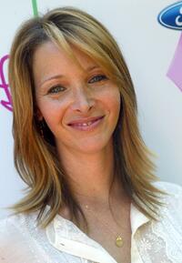Lisa Kudrow at the "Get Tied To The Cause" cancer benefit.