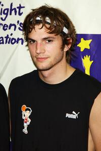 Ashton Kutcher at the "HoopLA," to benefit The Starlight Children's Foundation.