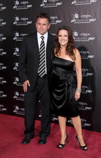 Anthony LaPaglia and his wife Gia Carides at the L'Oreal Paris 2007 AFI Industry Awards.
