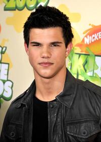 Taylor Lautner at the Nickelodeon's 2009 Kids' Choice Awards.